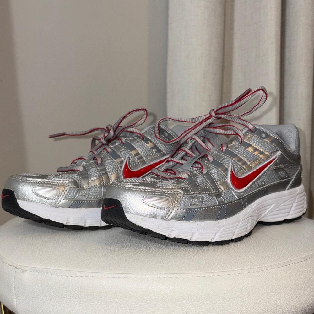 Nike Metallic Silver and Red P6000 - Picture 2 of 7